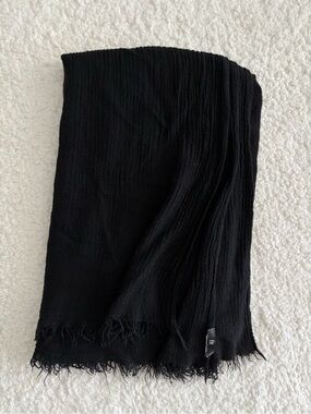 Banana Republic Black Crinkled Fringe Wrap Scarf Vintage 49x74 Inches